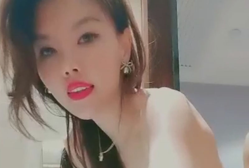 长腿美女小邱淑贞宾馆饥渴啪啪mp4